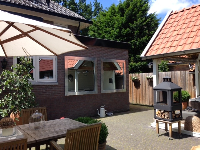2 vierkante tuinspiegels met zinken rand