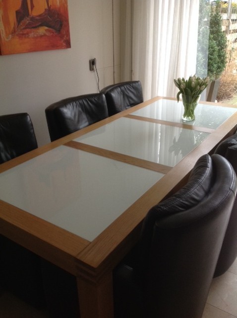 Glazen tafel met ingelegd glas