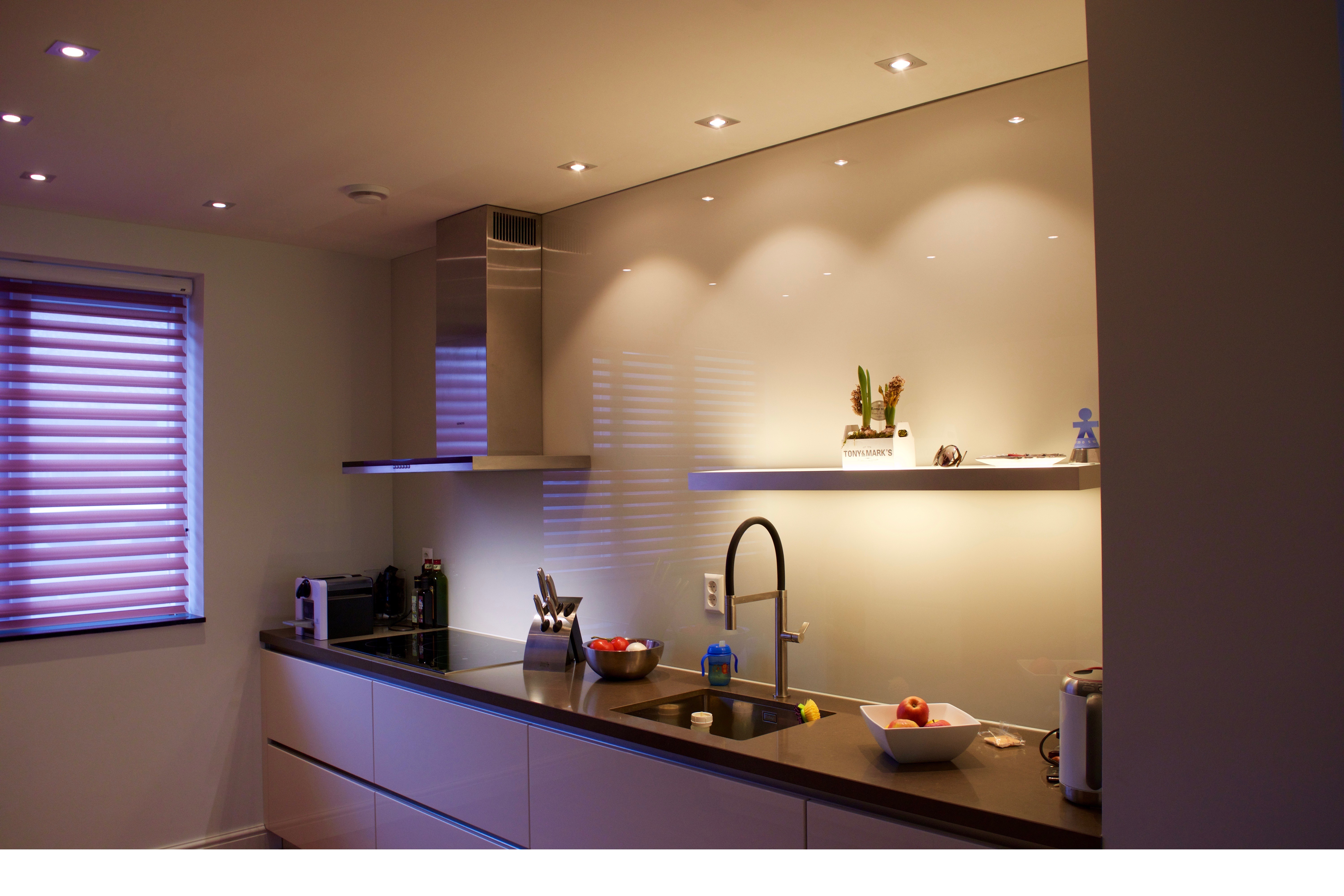 stijlvolle achterwand keuken in warm grijs glazen achterwand keuken in Glazen Achterwand Keuken Rotterdam : stijlvolle achterwand keuken in warm grijs glazen achterwand keuken in