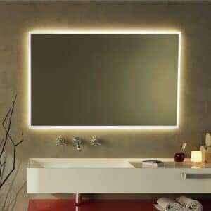 badkamer spiegel met dunne LED rand