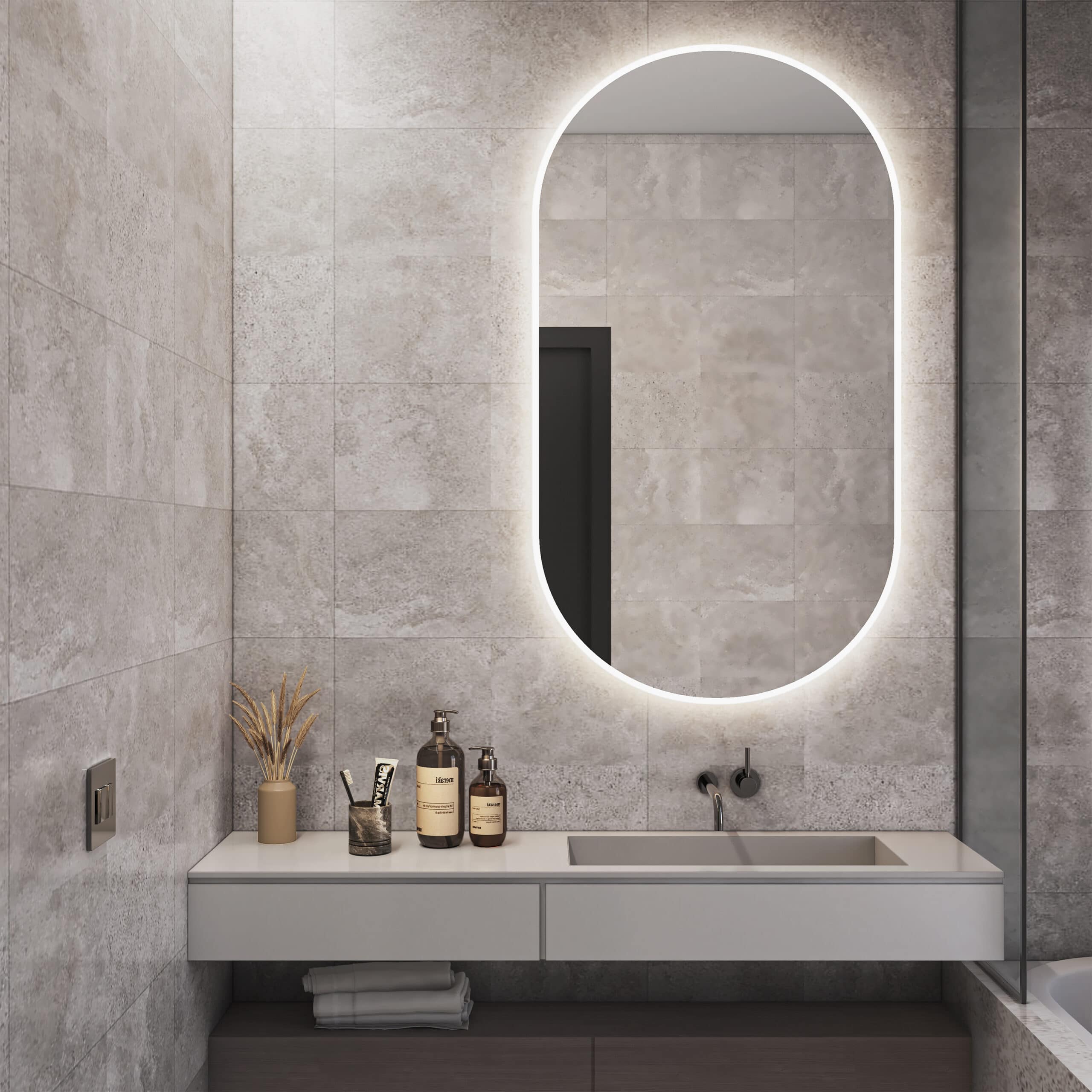 ovale spiegel verlichting in smalle badkamer